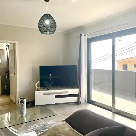 Tatil Evi Casa Yeni Modern Two Bedrooms Arco da Calheta (Madeira)