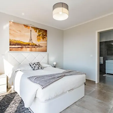 Casa Yeni Modern Two Bedrooms Feriehus Arco da Calheta (Madeira)
