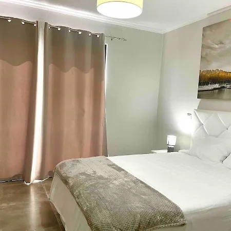 Casa Yeni Modern Two Bedrooms Tatil Evi Arco da Calheta (Madeira)