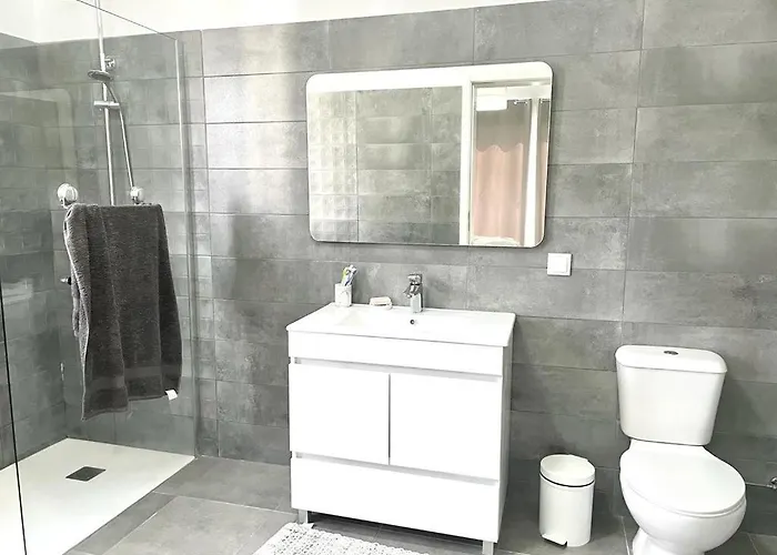 Casa Yeni Modern Two Bedrooms * Arco da Calheta (Madeira)