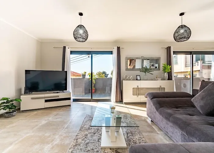 Casa Yeni Modern Two Bedrooms * Arco da Calheta (Madeira)