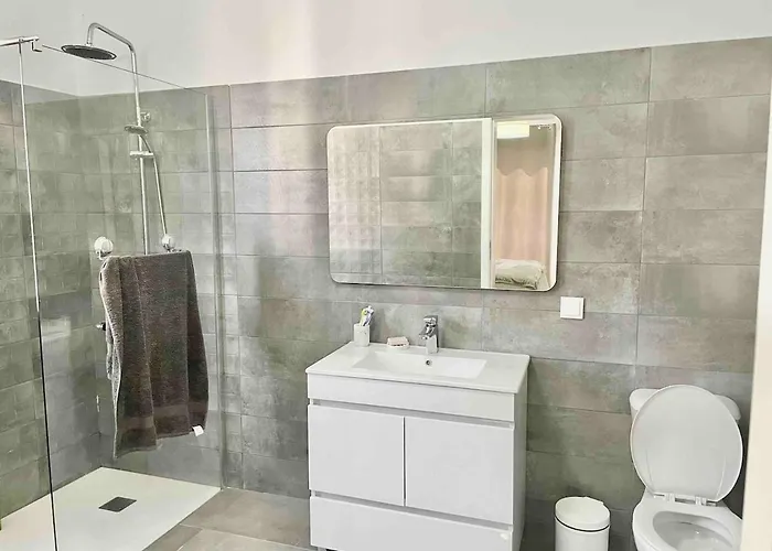 Casa Yeni Modern Two Bedrooms Arco da Calheta (Madeira)