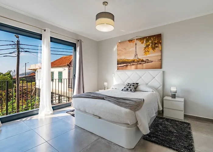 Casa Yeni Modern Two Bedrooms Holiday home Arco da Calheta (Madeira)