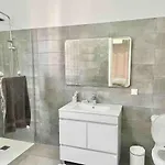 Casa Yeni Modern Two Bedrooms Arco da Calheta (Madeira)