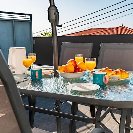 Casa Yeni Modern Two Bedrooms Semesterbostad