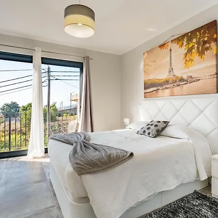 Casa Yeni Modern Two Bedrooms Semesterbostad