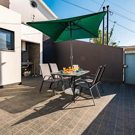 Casa Yeni Modern Two Bedrooms Holiday home